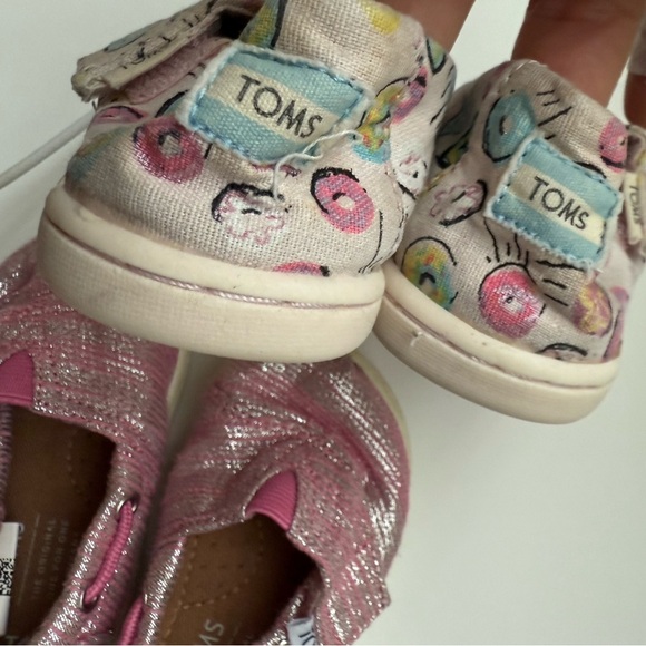 TOMS Baby Pink and Multi-Color 2 Pair Shoes Set Baby US4 - Picture 5 of 7